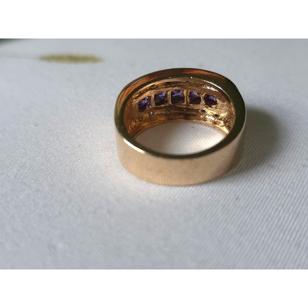 Vintage Gold Tone Flush Set Ring Purple Square Stones Clear Accents Size 8 - Picture 3 of 7